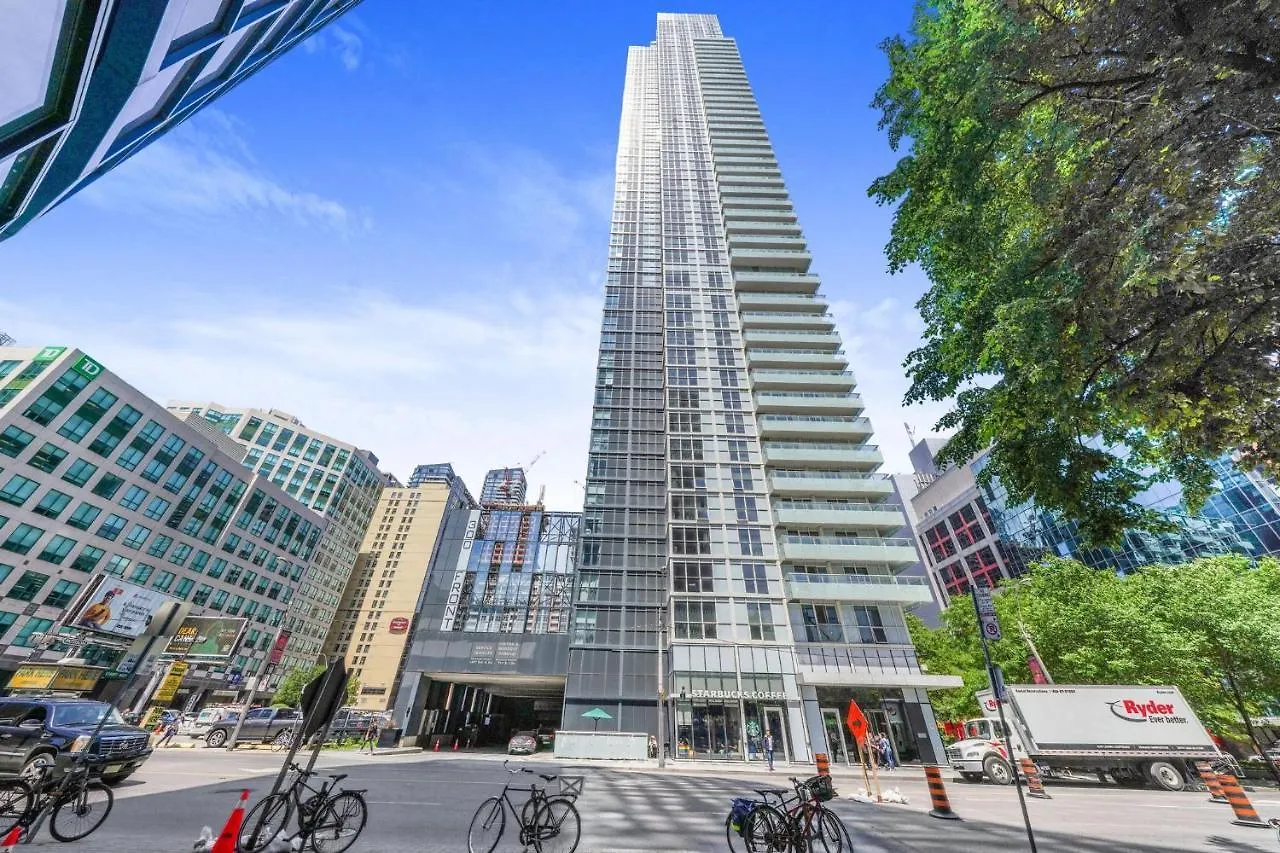 The Diamond Collection - Family Friendly 2 Or 3 Bedroom Suites Toronto
