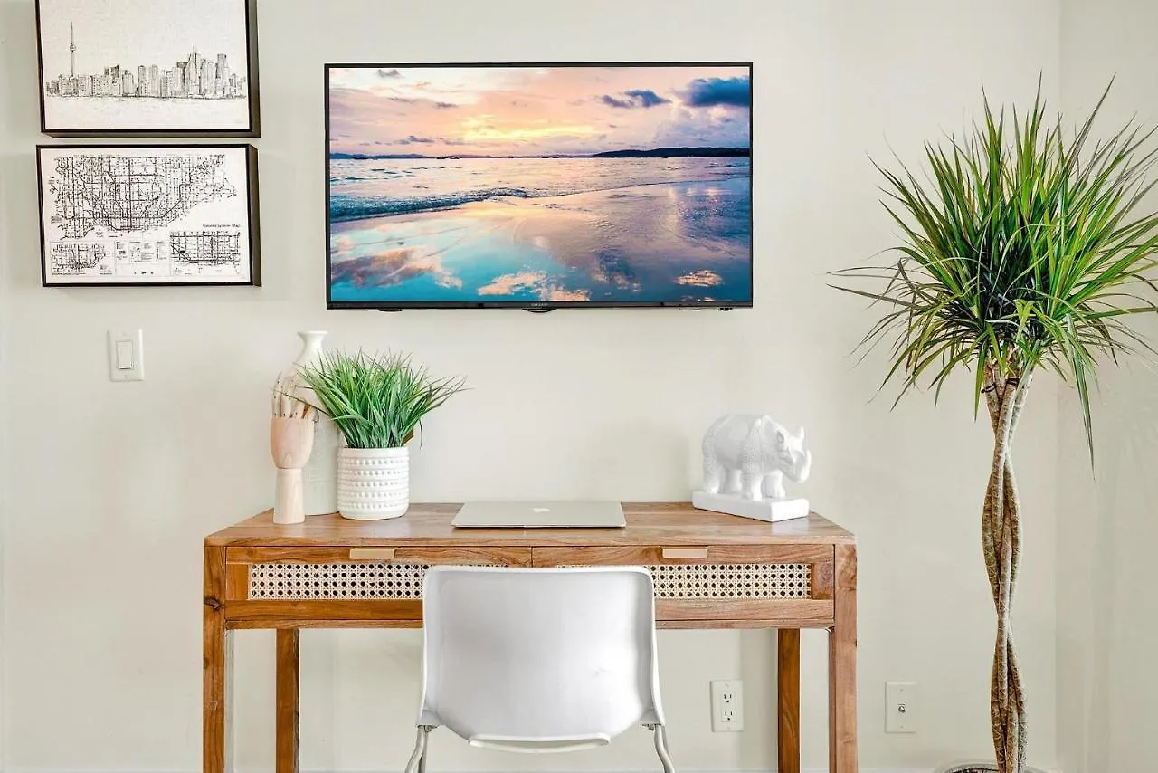 Apartment The Diamond Collection - Family Friendly 2 Or 3 Bedroom Suites Toronto